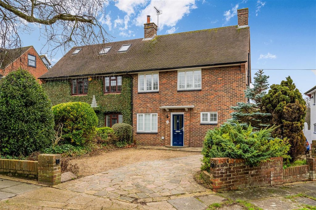 Property photo 1 of 14 Nork Rise, 26 (16 From 27)-27.Jpg