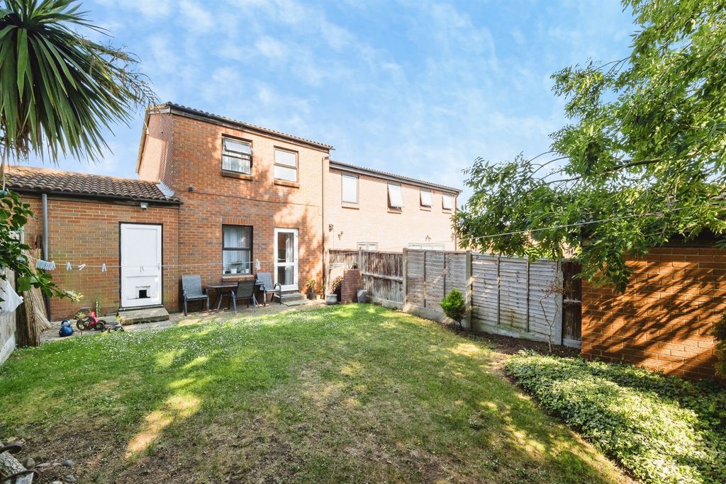 Property photo 2 of 16