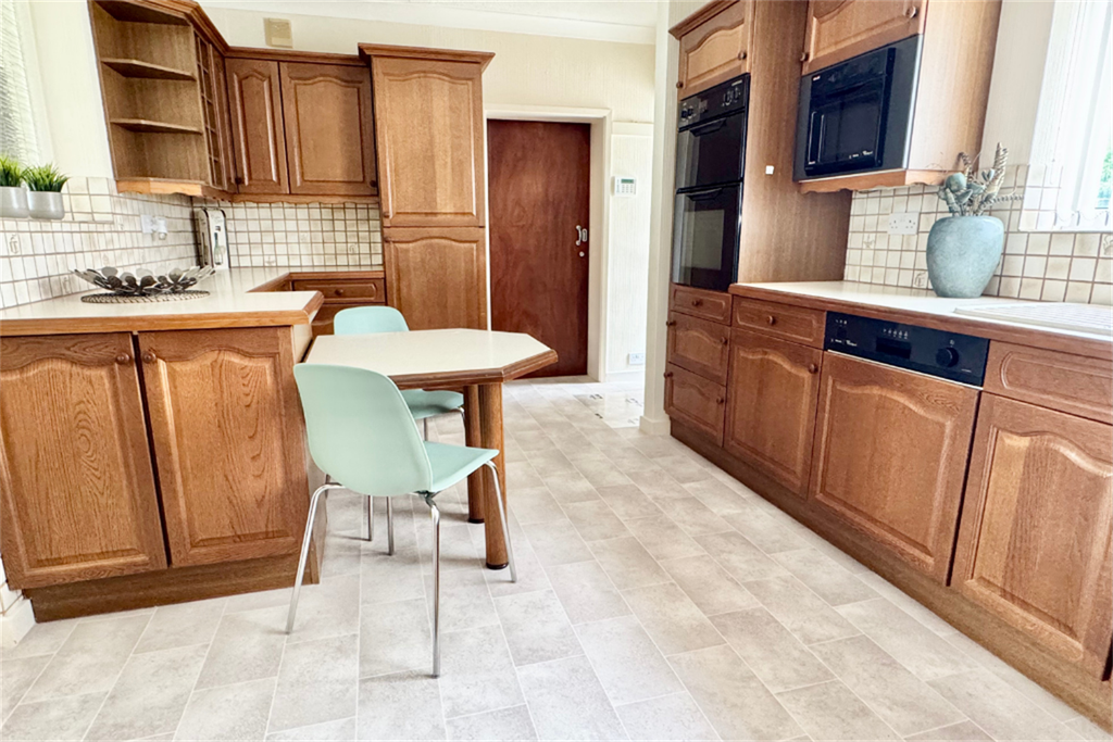 Property photo 3 of 24 Kitchen
