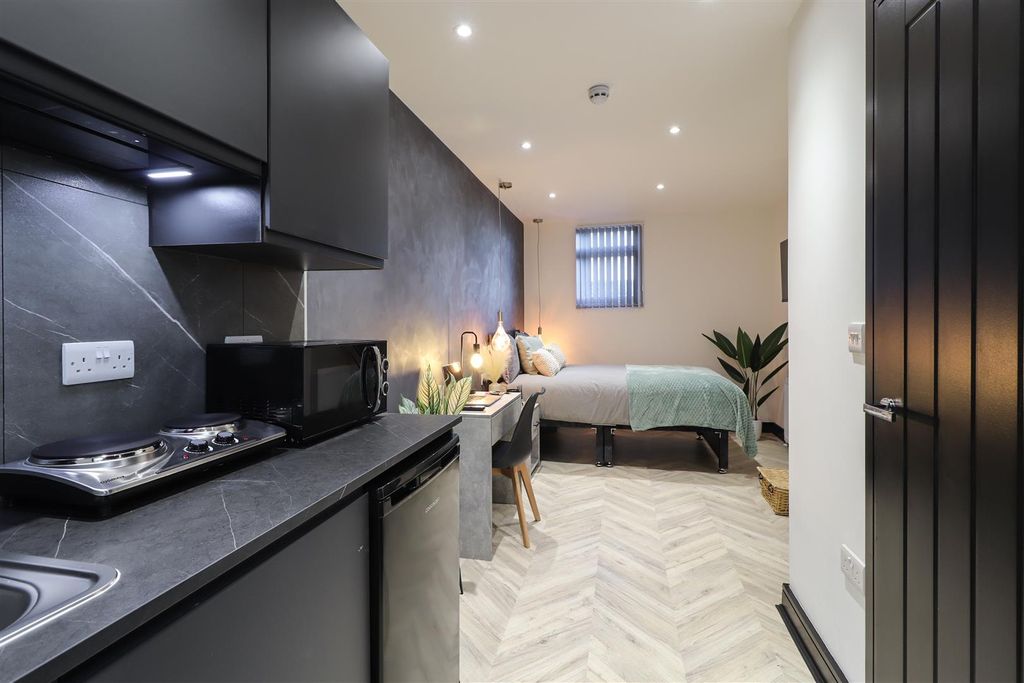 Property photo 3 of 10 Kingsway-27.Jpg