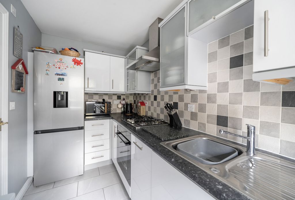 Property photo 3 of 10 1462739-9-6A07229...