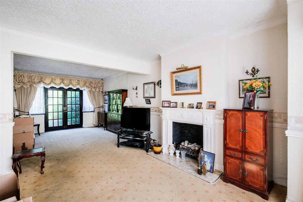 Property photo 3 of 16 27, Monmouth Avenue-18.Jpg