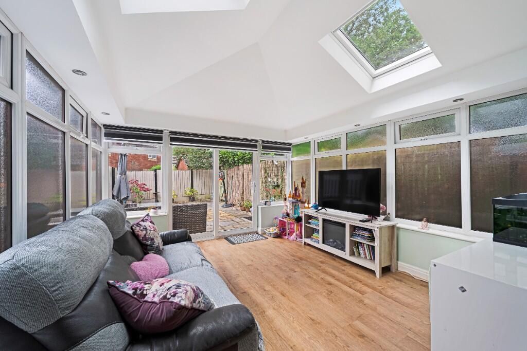 Property photo 1 of 12 3 Bedroom Ideal For Sharer's