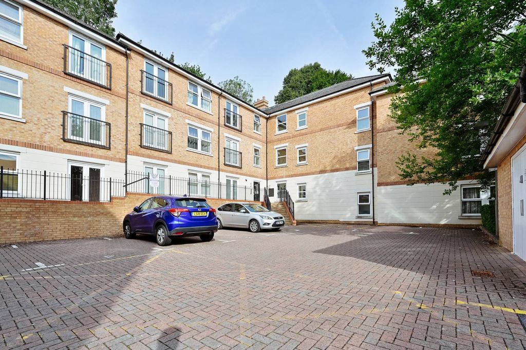 Property photo 2 of 7