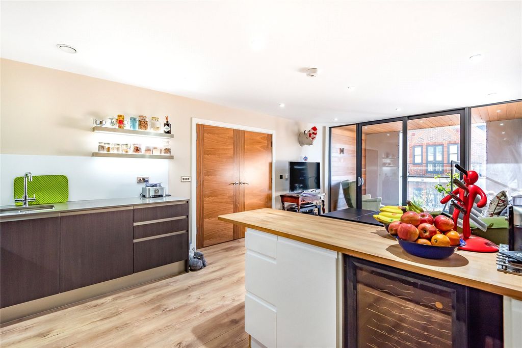 Property photo 2 of 16 Kitchen
