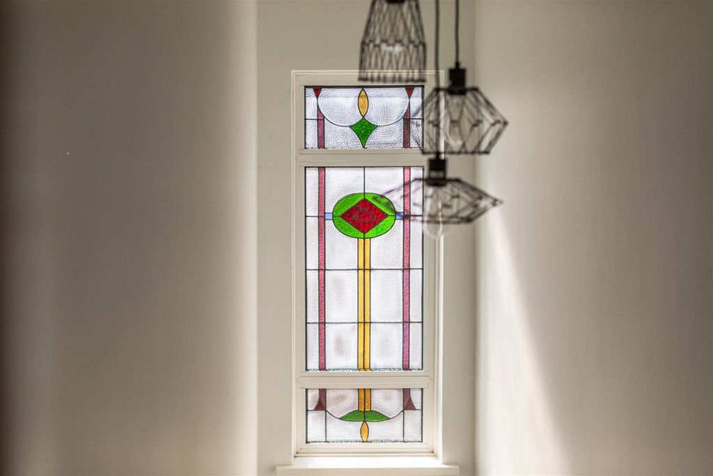 Property photo 2 of 24 Entrance Hall