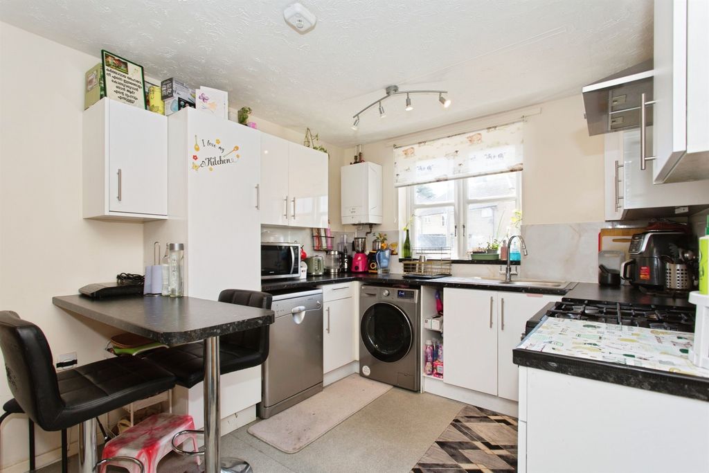 Property photo 3 of 14