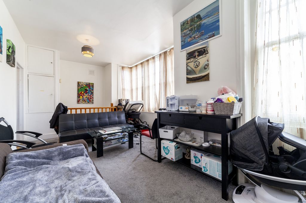Property photo 2 of 7