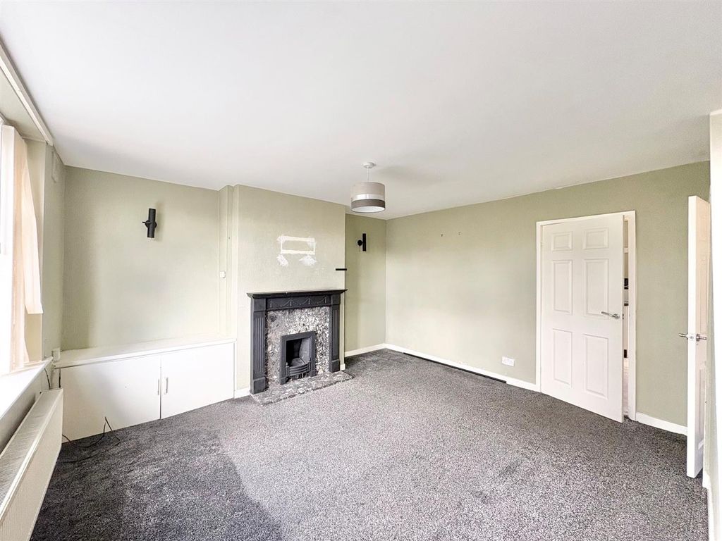 Property photo 2 of 8 Lounge.Jpg