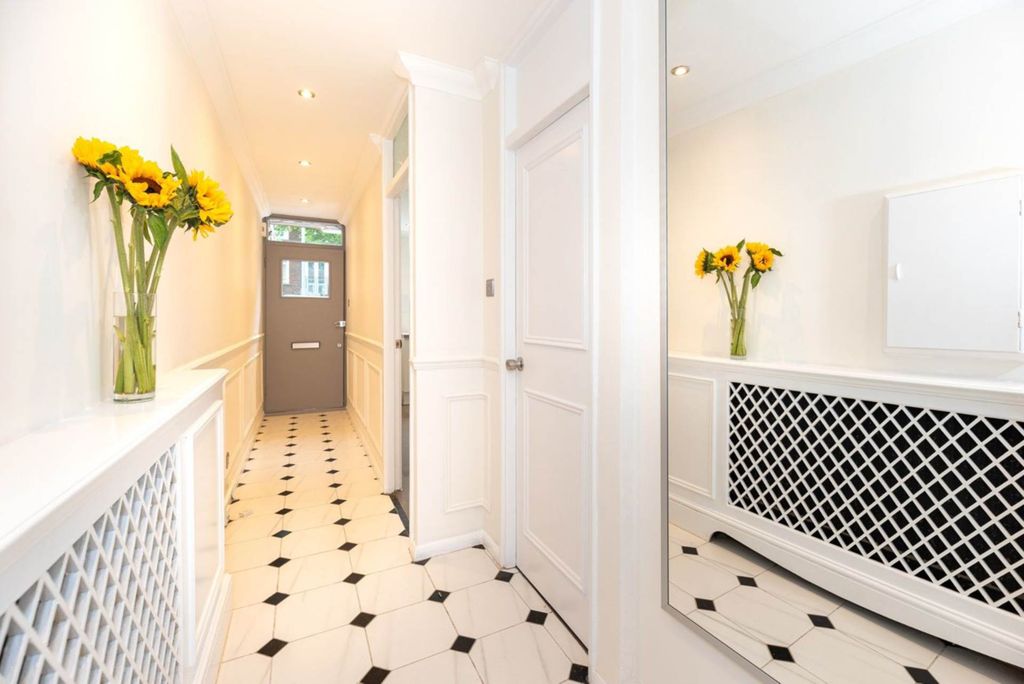 3 bed flat for saleNine Elms, London SW8