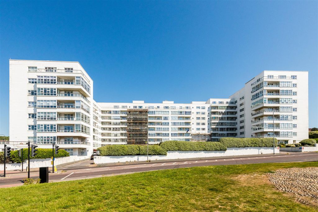 Property photo 1 of 22 D12 Marine Gate-1.Jpg