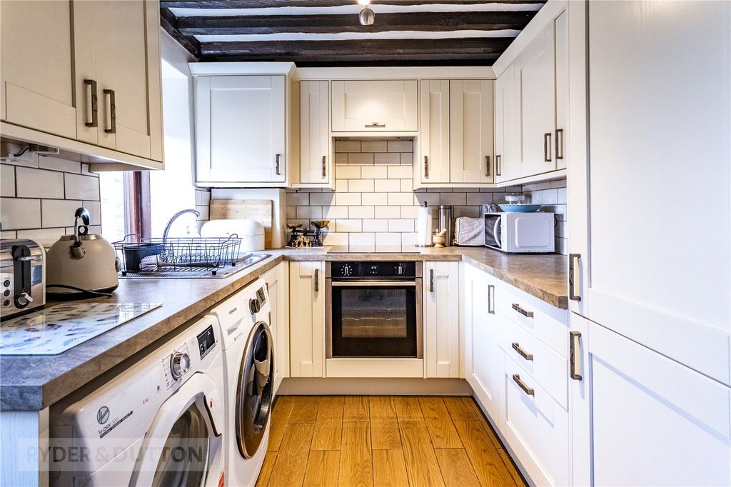 Property photo 2 of 19 Kitchen Diner