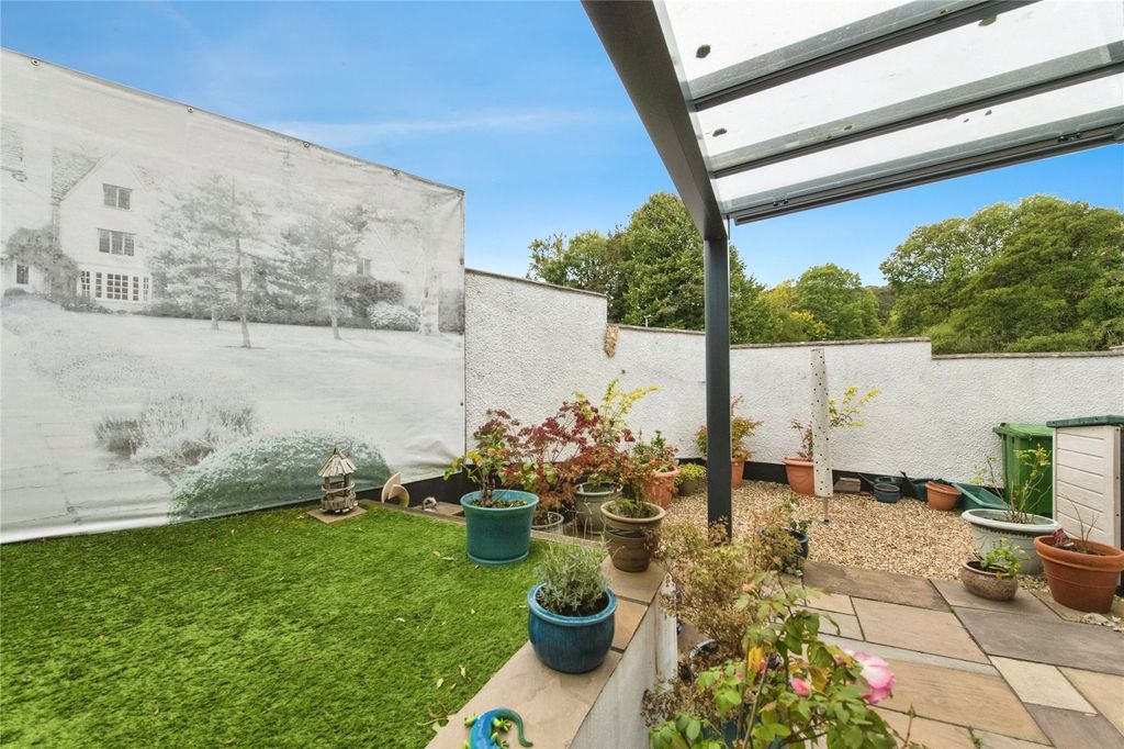 Property photo 2 of 15 Picture No. 30
