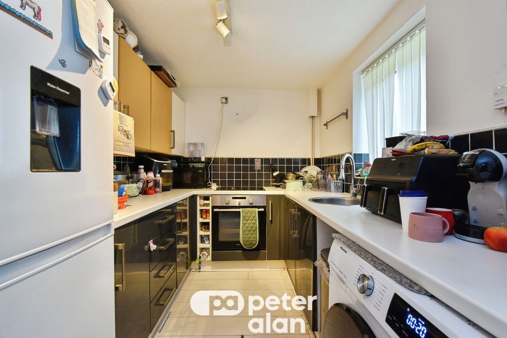 Property photo 2 of 16