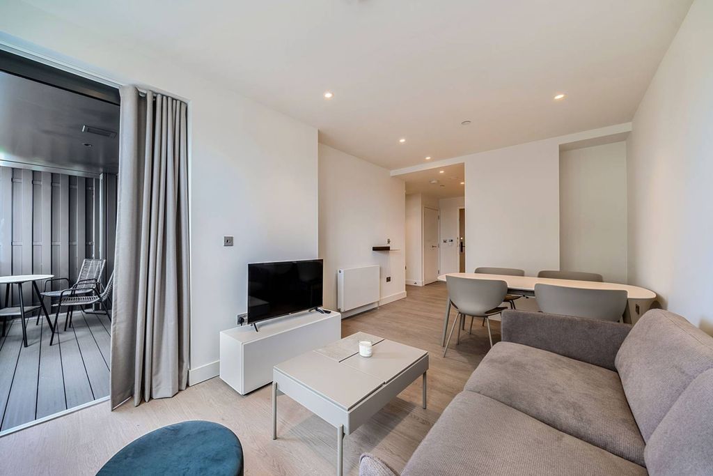 Property photo 1 of 26