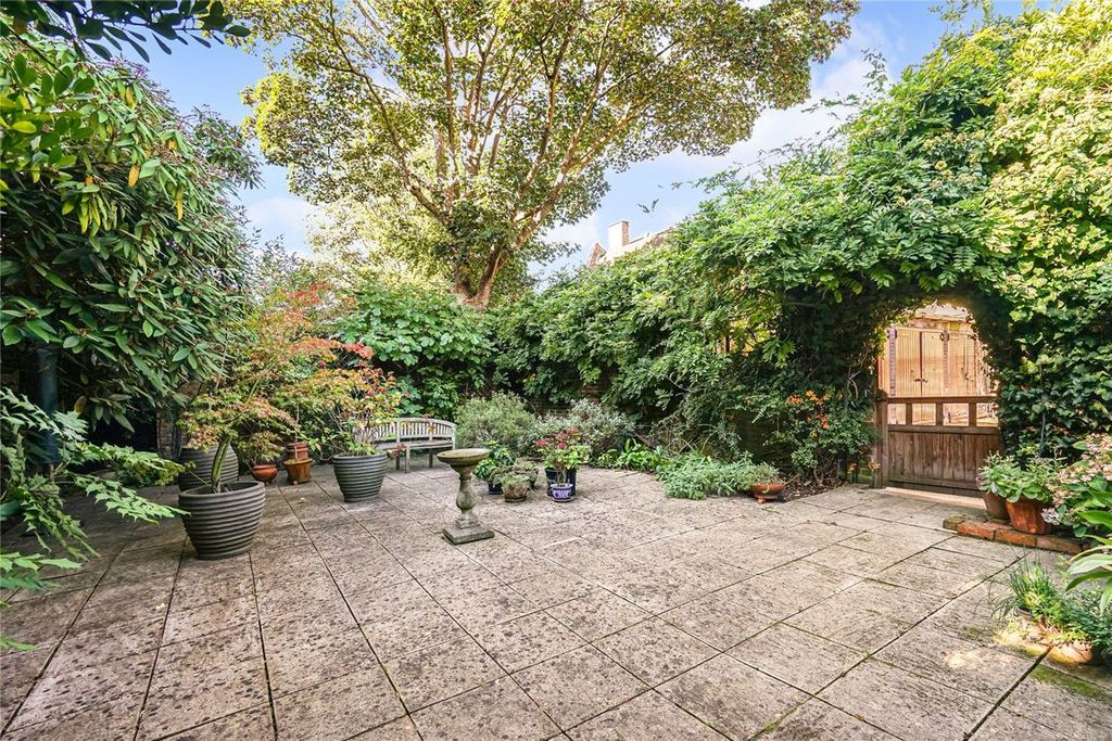 Property photo 2 of 14
