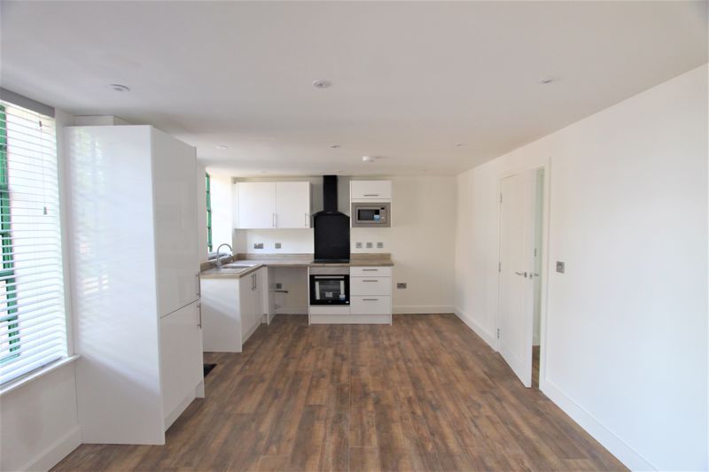 Property photo 1 of 12 Photo 10