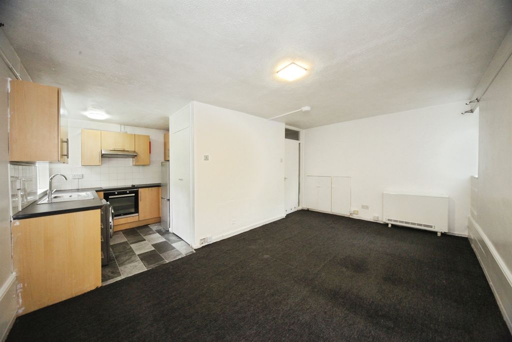 Property photo 3 of 13