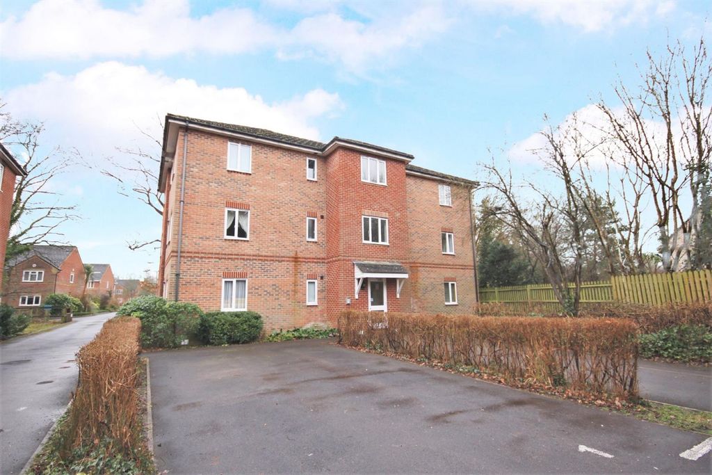 Property photo 1 of 5
