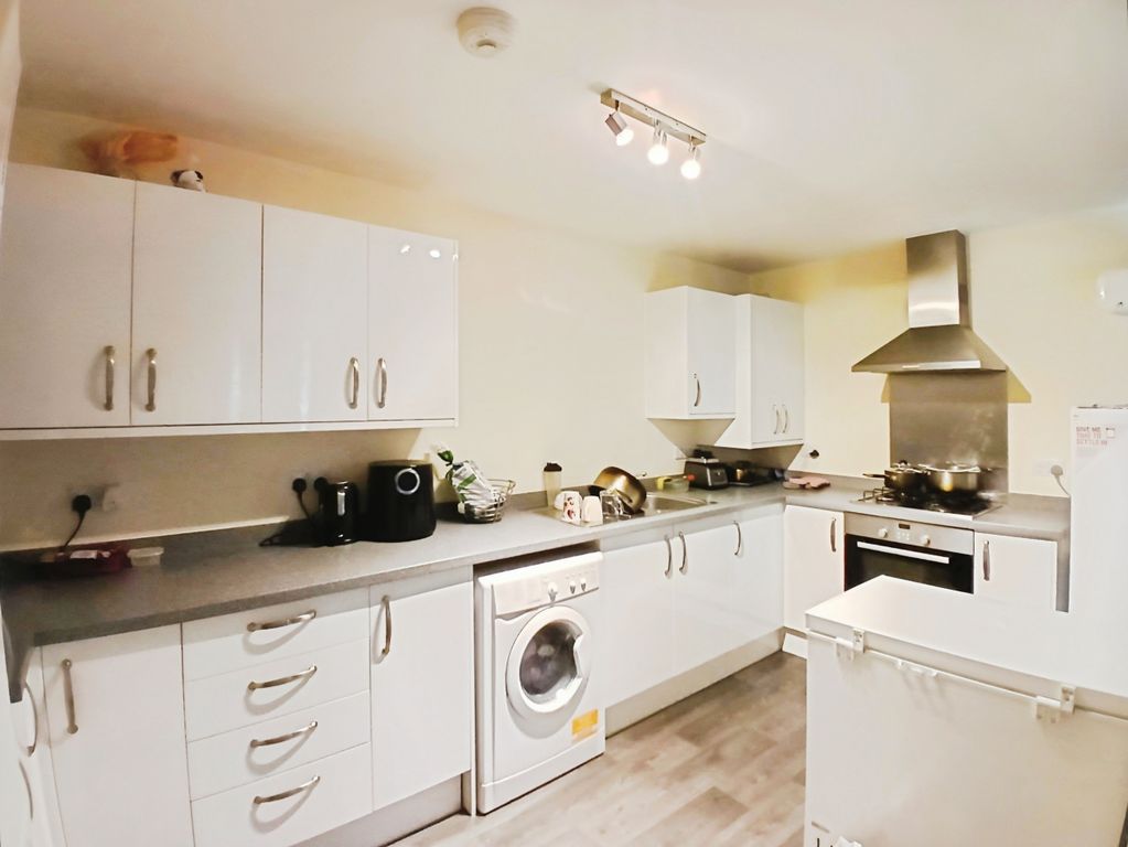 Property photo 3 of 4 Kitchen