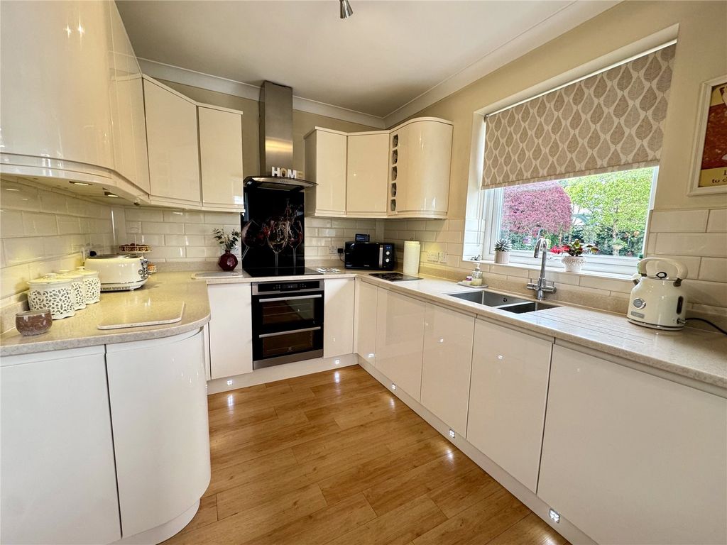 Property photo 3 of 16 Picture No. 25