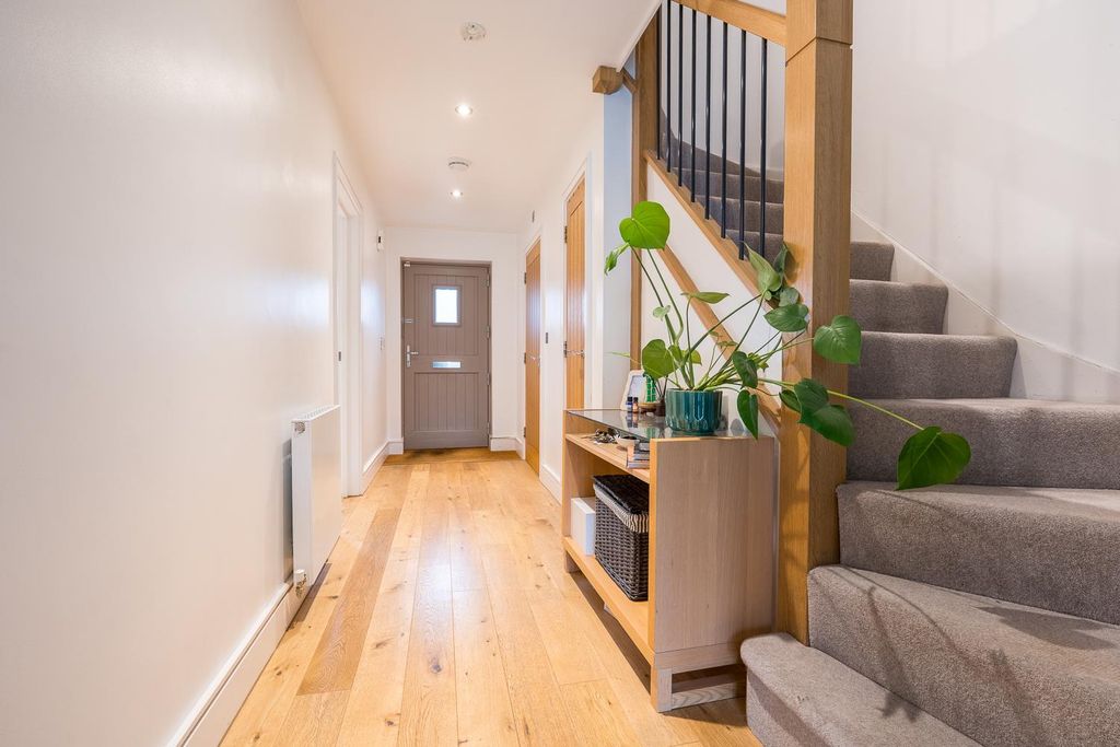 Property photo 2 of 17 Dsc02433-Hdr.Jpg