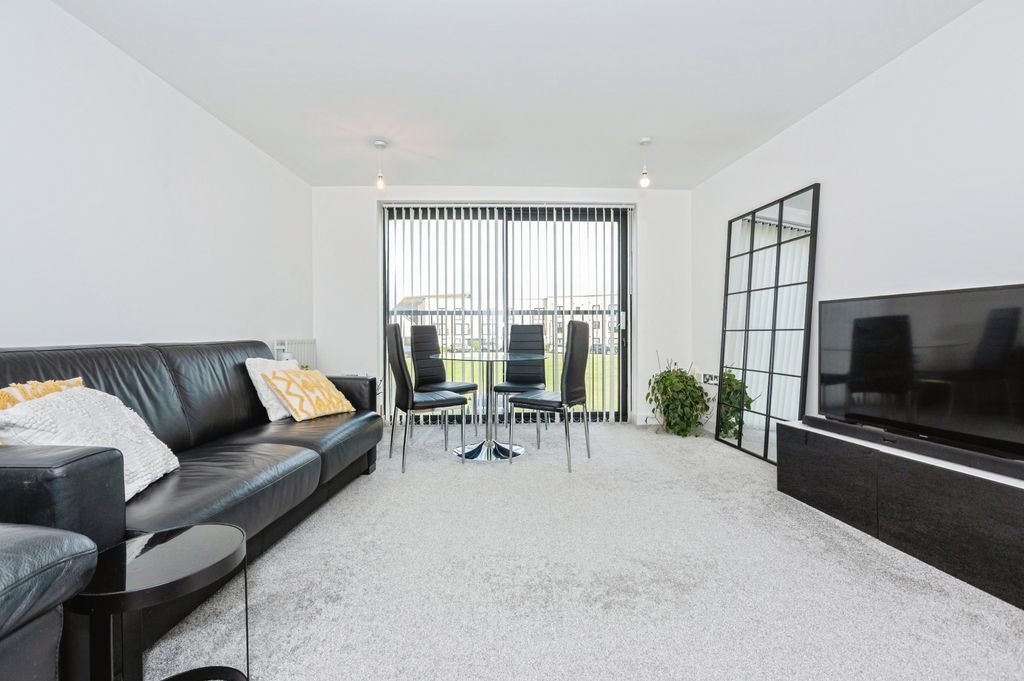 Property photo 1 of 10 Lounge/Dining Room