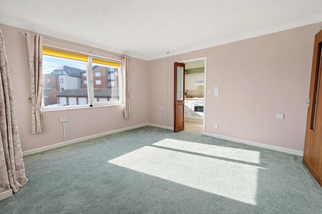 Property photo 2 of 9 Living Room.Png