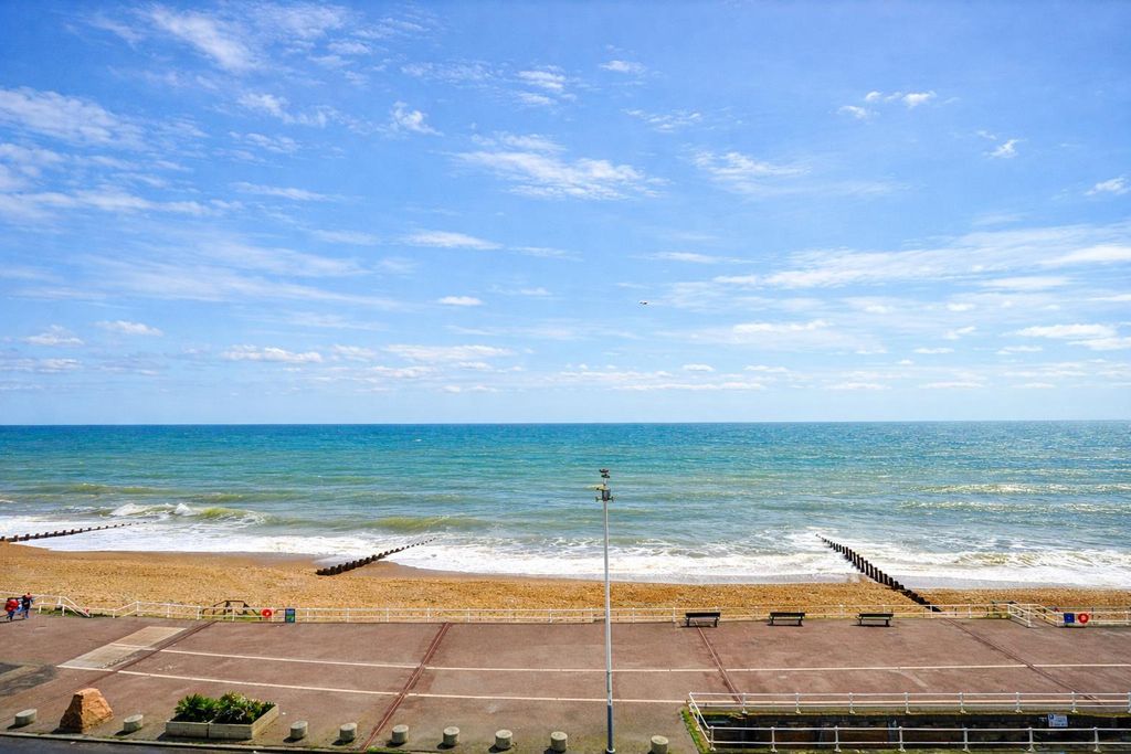 Property photo 2 of 18 d8d66607-3Db9-4202-A12c-55956E23176F.Png