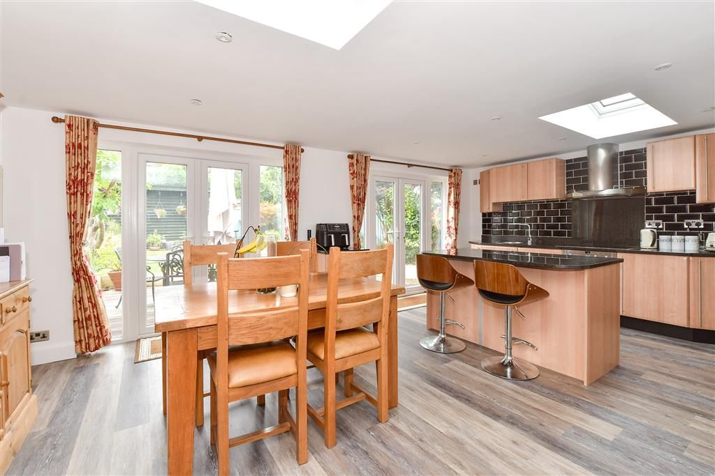 Property photo 3 of 14 Kitchen/ Dining Room