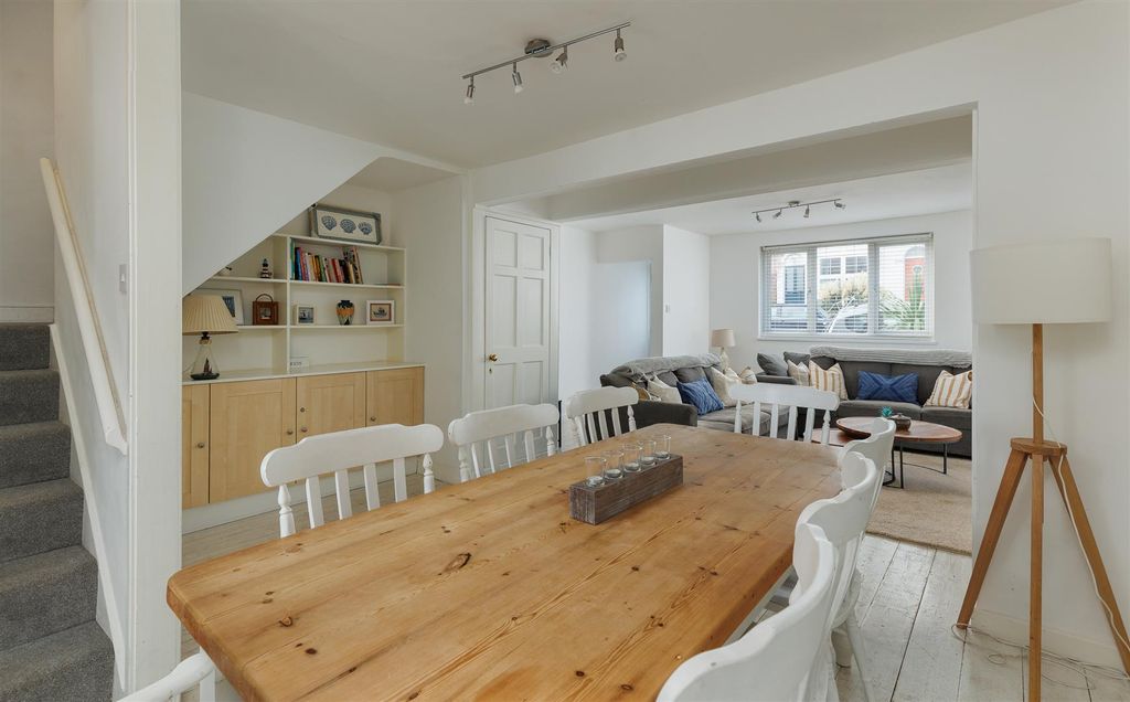 Property photo 3 of 22 Dining Area