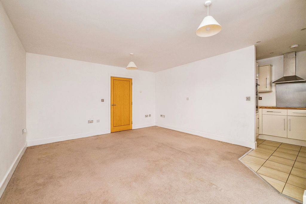 Property photo 3 of 15 Lounge/ Diner