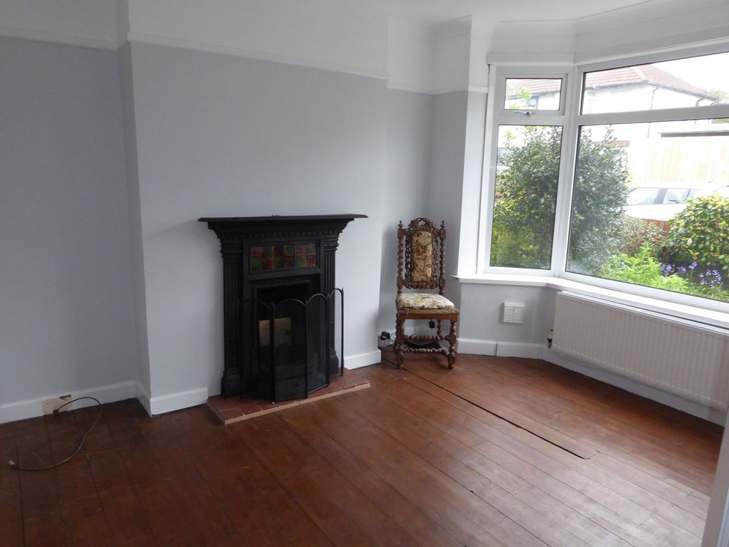 Property photo 2 of 12 Lounge