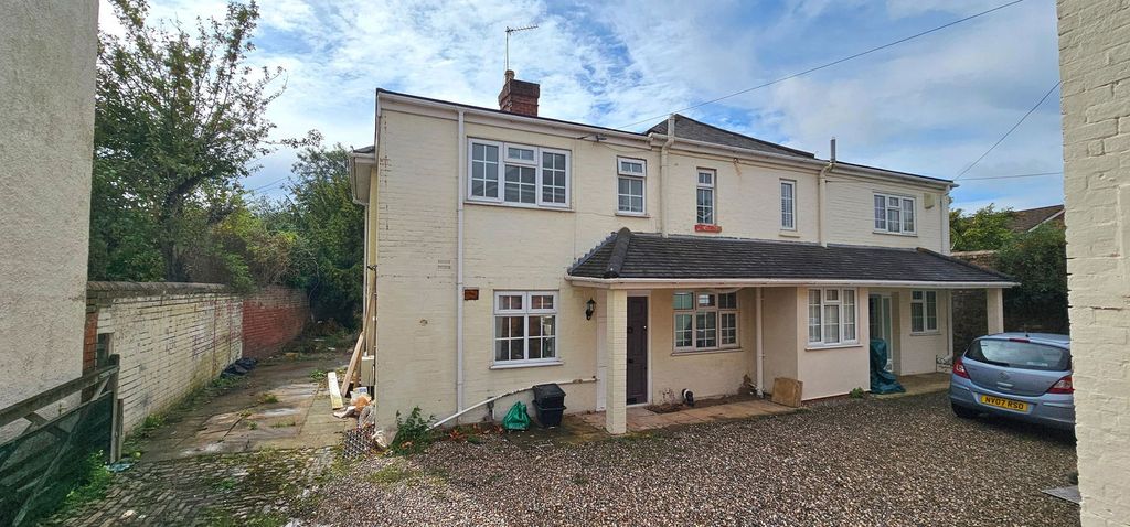 Property photo 1 of 5
