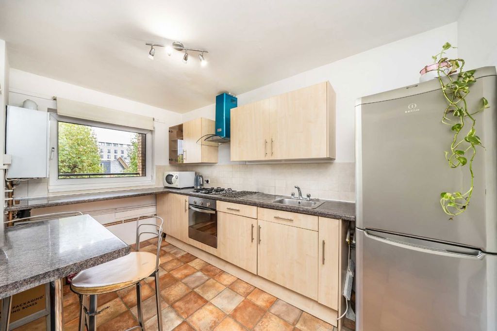 Property photo 3 of 6