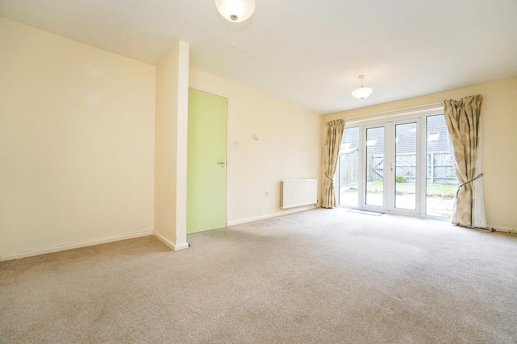 Property photo 3 of 7 3 - 54