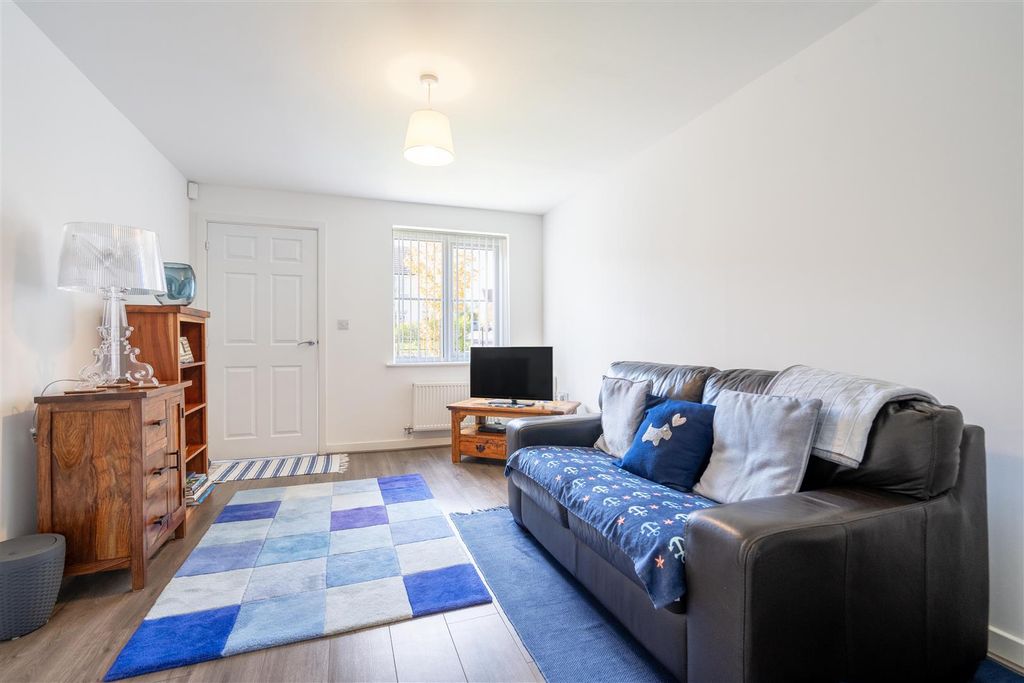 Property photo 2 of 9 Living Room