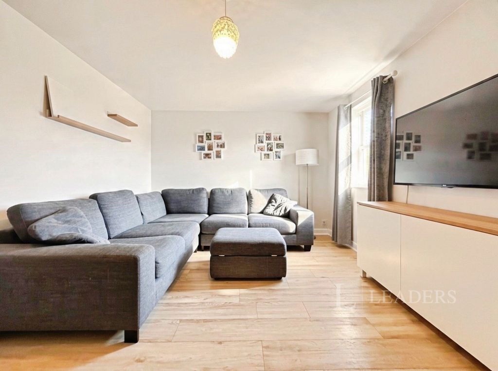 Property photo 3 of 9 Pbox-Img.Jpg