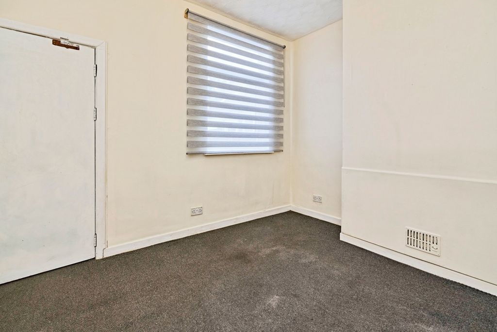 Property photo 3 of 14 Pbox-Img.Jpg