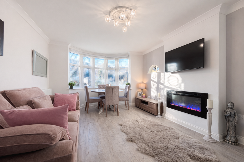 Property photo 2 of 14 Front 2