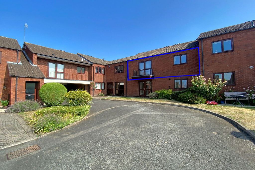 Property photo 1 of 14