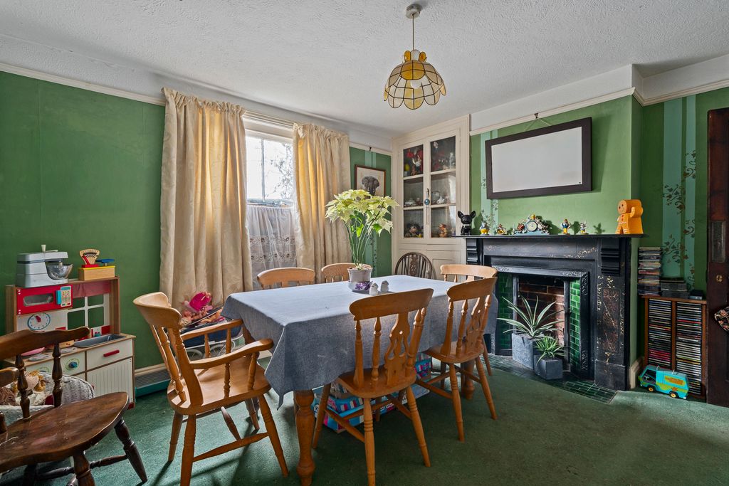 Property photo 3 of 17