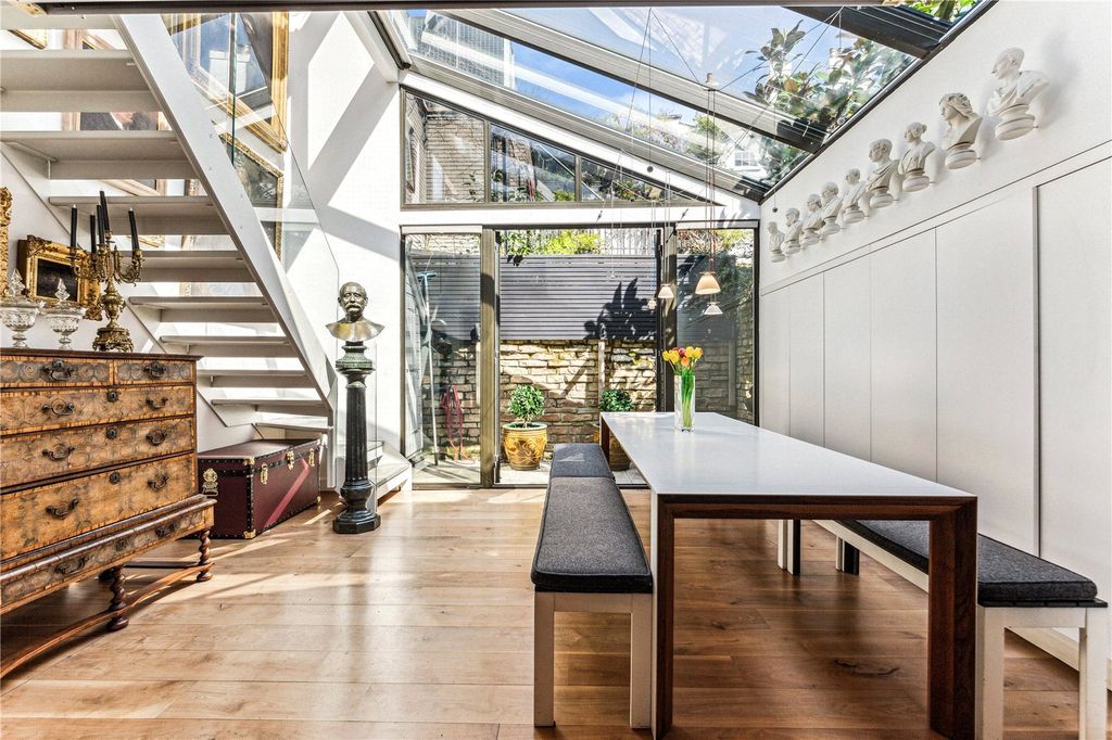 Property photo 2 of 15 Dining Area