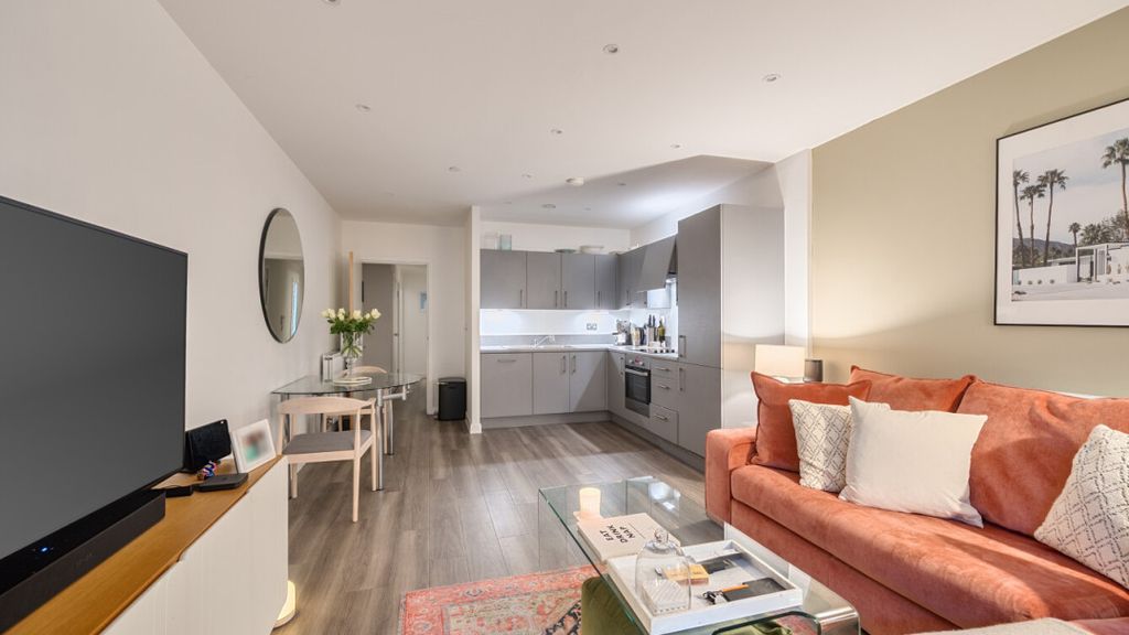 Property photo 3 of 20