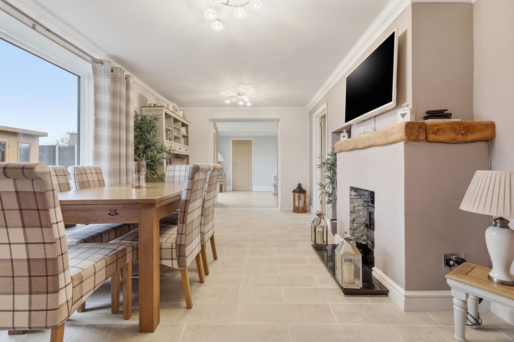 Property photo 3 of 29