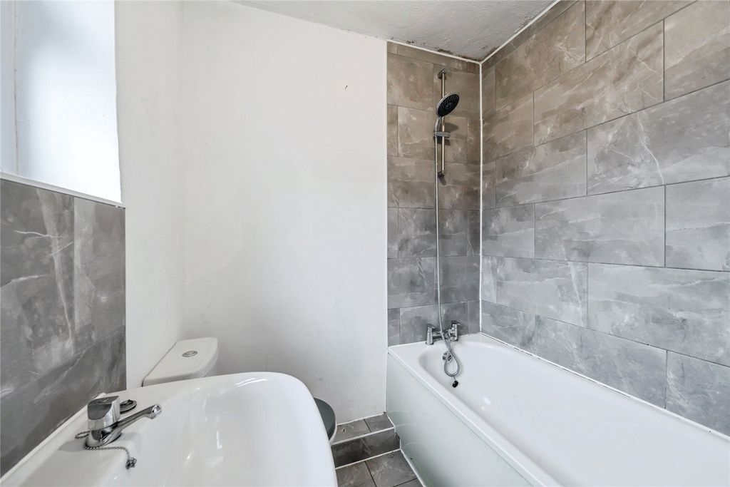 Property photo 3 of 14 Bathroom