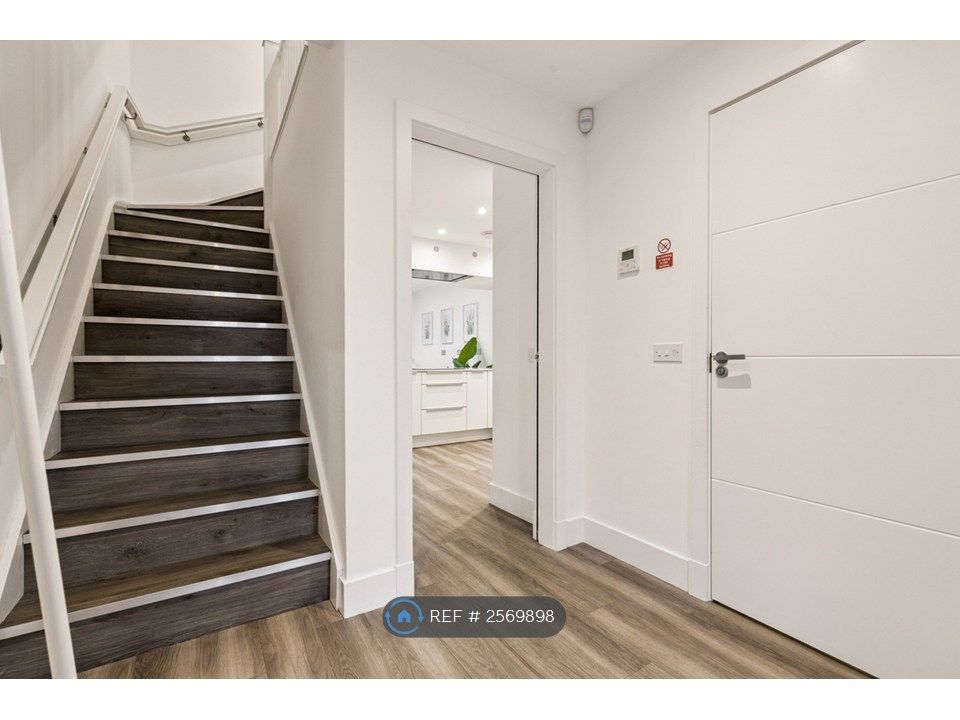 Property photo 2 of 33