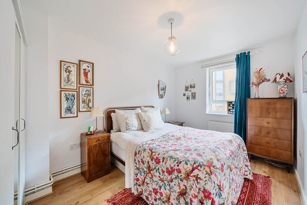 Property photo 3 of 20 Bedroom