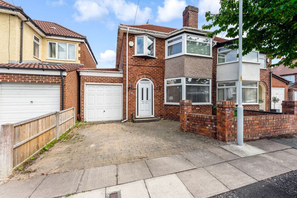 Property photo 1 of 21
