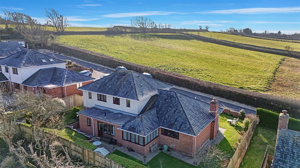 Property photo 1 of 20 7Ebb4B97d5378A8Dfcd471B4c3342B926d686F88.Jpg